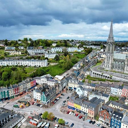 A Stylish 2 Bed Apartment In Cobh Town - Lux Stay Exteriér fotografie